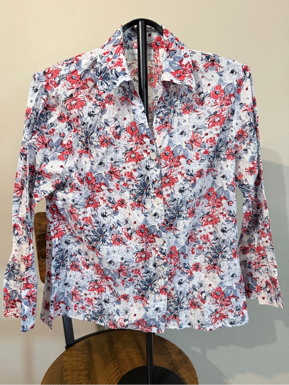 Dealers & Damons Women's Floral Button-Up Shirt - White with Red & Blue Floral